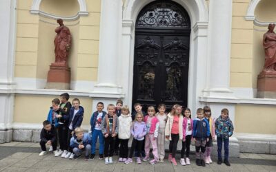 Učenici razredne nastave pogledali su kazališnu predstavu “Čudesna šuma”